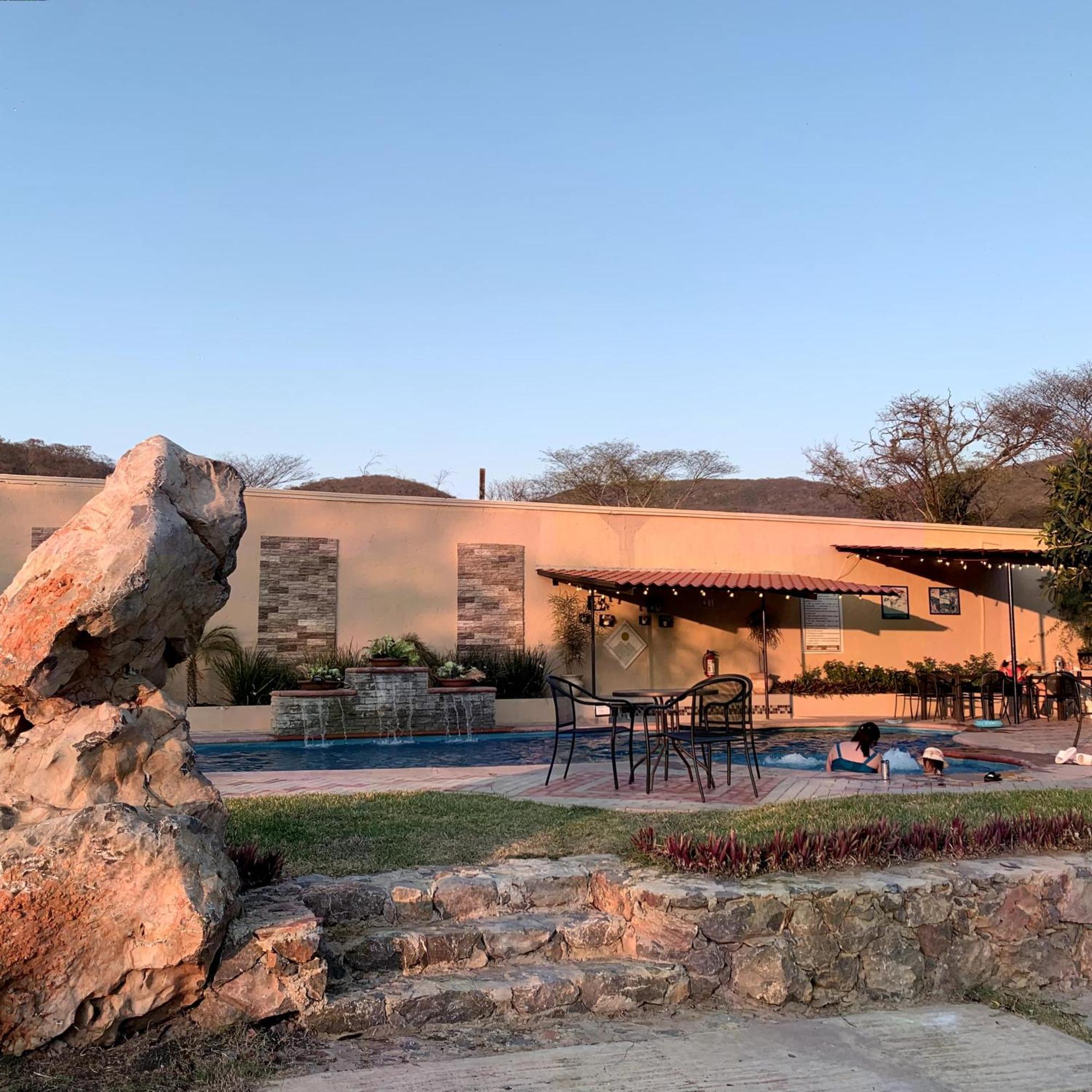 Hotel Y Restaurante Villas Del Sol Jalpan de Serra Esterno foto
